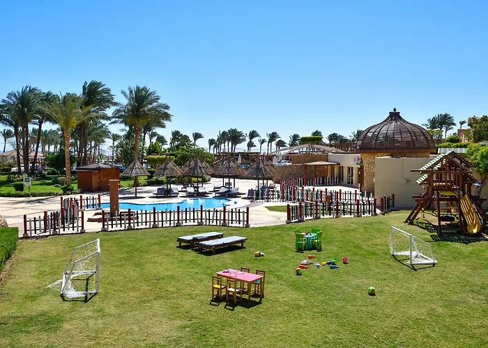 Grand Plaza - Families And Couples Only