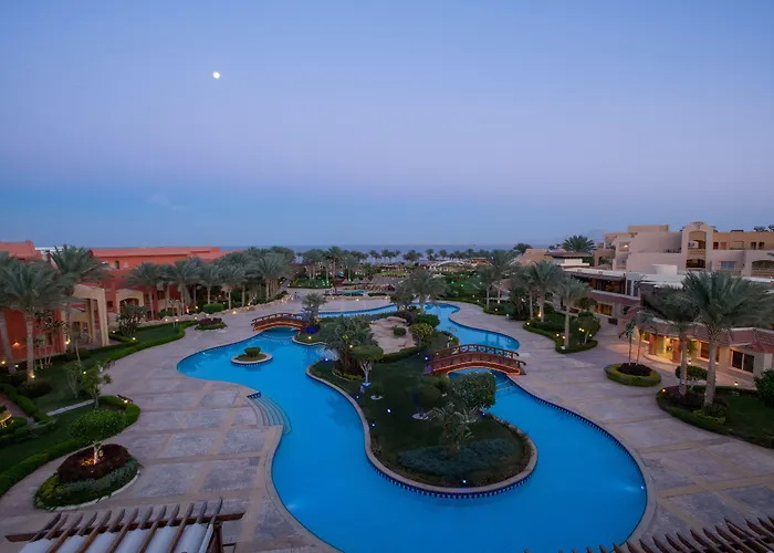 Grand Plaza - Families And Couples Only