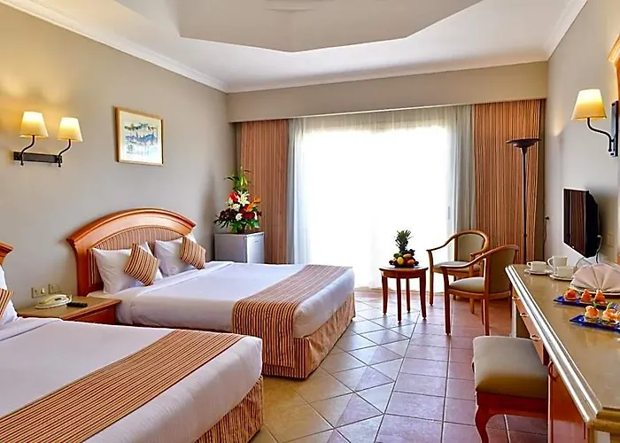 Grand Plaza - Families And Couples Only