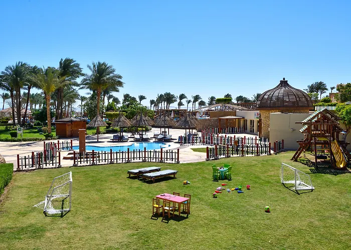 Grand Plaza - Families And Couples Only